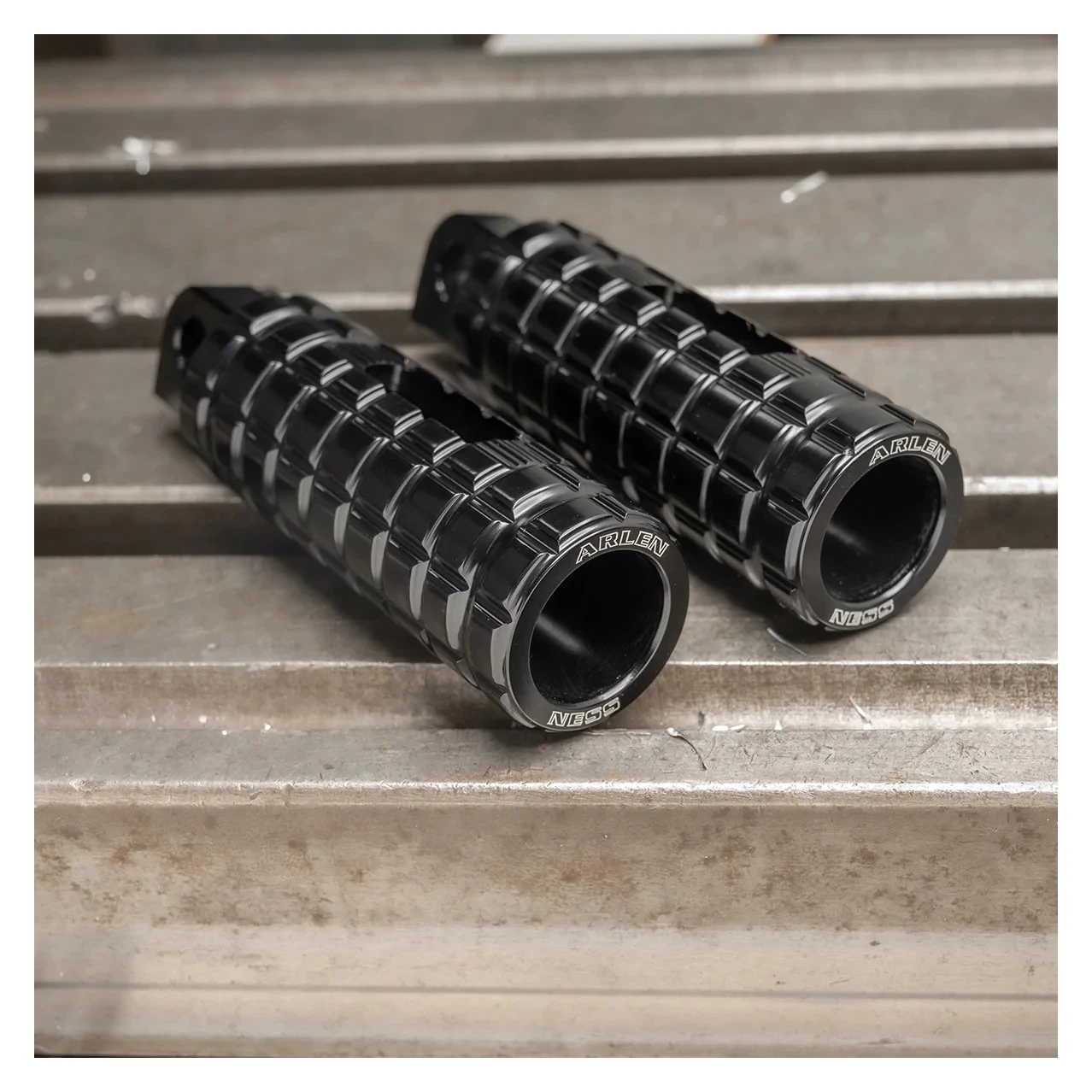 Arlen Ness Speedliner Footpegs For Harley - Image 2